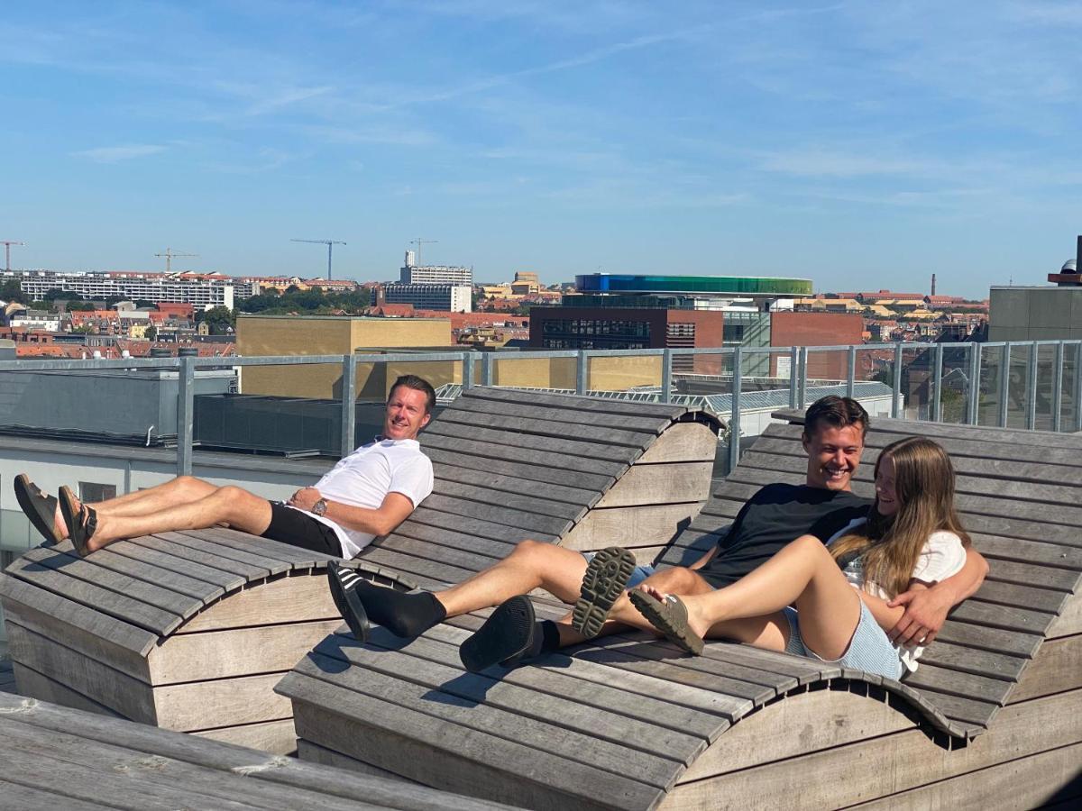 Modern Central Apt With Rooftop, Privat Balcony, & Free Parking,Next To Aarhus Attractions Экстерьер фото